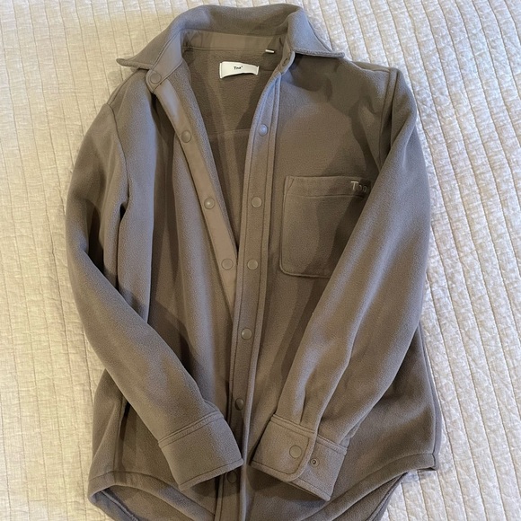 Aritzia TNA polar fleece - Picture 2 of 4